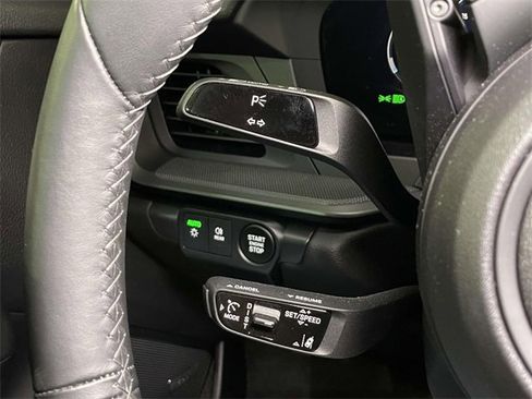 Used 2025 Porsche 911 Carrera image 36