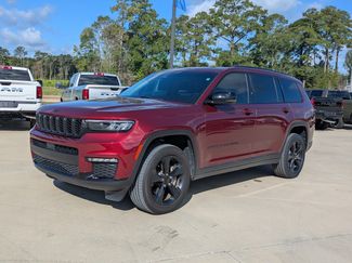 Used 2024 Jeep Grand Cherokee L Limited w/ Black Appearance Package AWD/4WD video 1