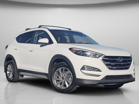 Used 2018 Hyundai Tucson SEL image 2