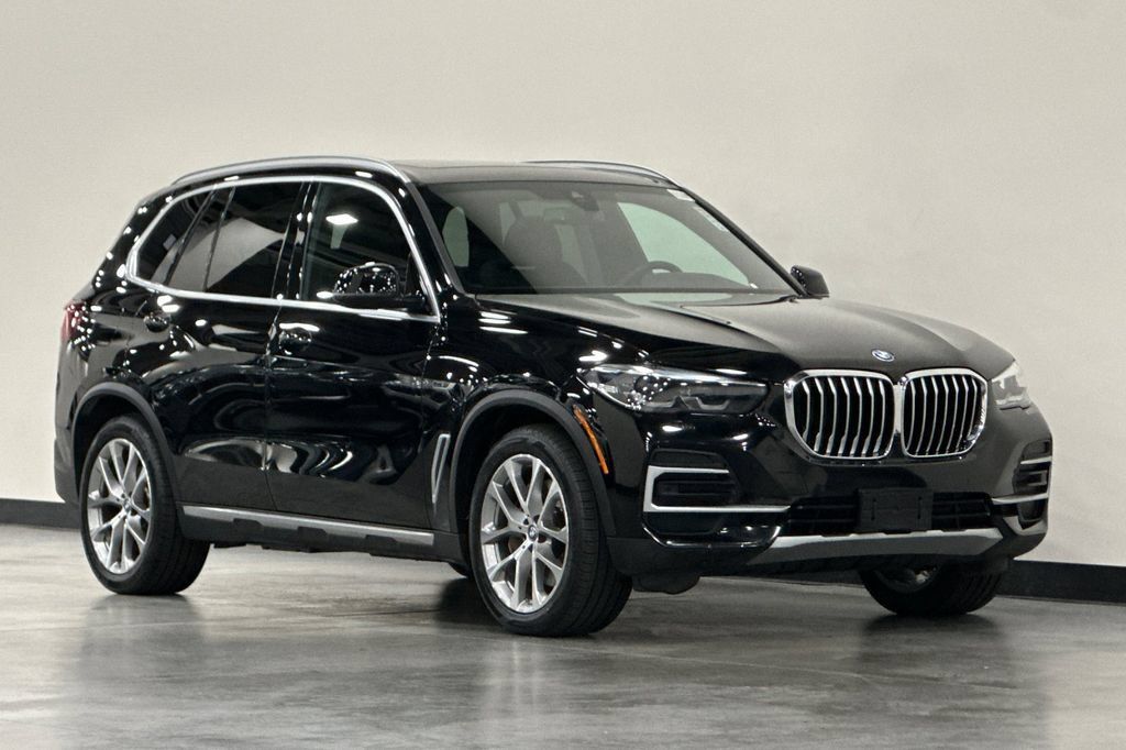 Used 2022 BMW X5 xDrive45e AWD/4WD image 2