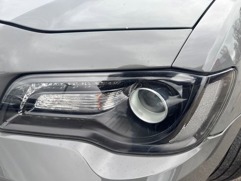 Used 2019 Chrysler 300 S image 34