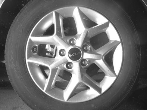 Used 2025 Kia Soul LX w/ LX Technology Package FWD image 15