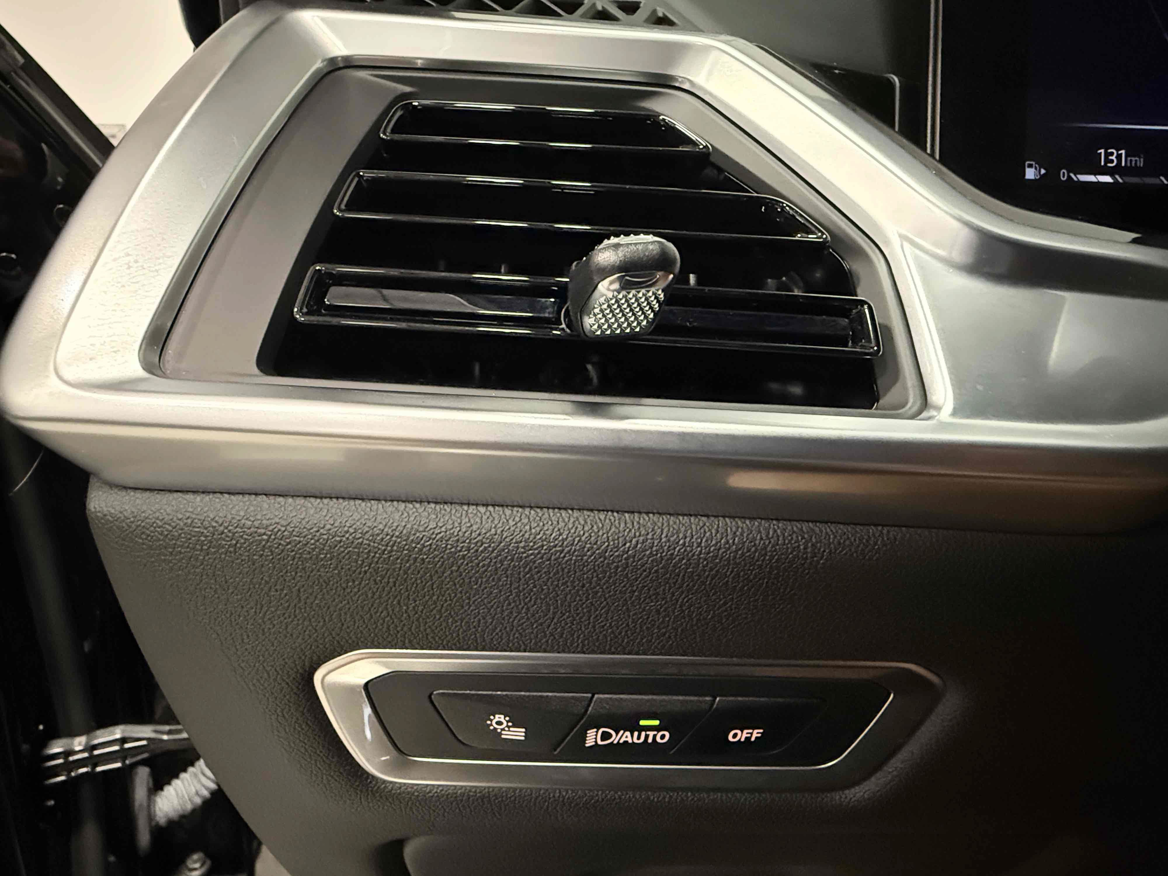 Used 2025 BMW ALPINA XB7 AWD/4WD image 17