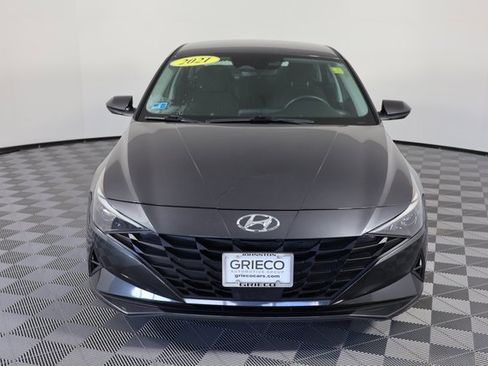 Used 2021 Hyundai Elantra SEL w/ Convenience Package image 3