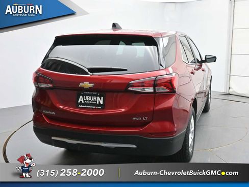 Used 2023 Chevrolet Equinox LT image 4