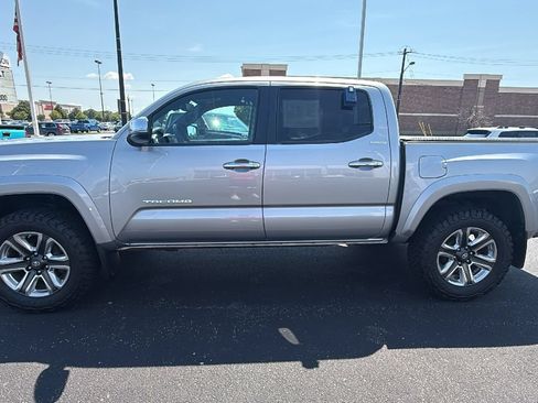 Used 2019 Toyota Tacoma Limited AWD/4WD image 4