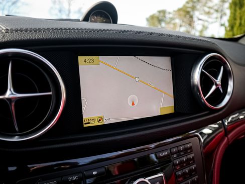 Used 2013 Mercedes-Benz SL 63 AMG image 24