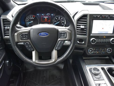 Used 2020 Ford Expedition XLT w/ Equipment Group 202A AWD/4WD image 17