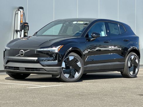 New 2025 Volvo EX30 Plus w/ Protection Package Premier image 1