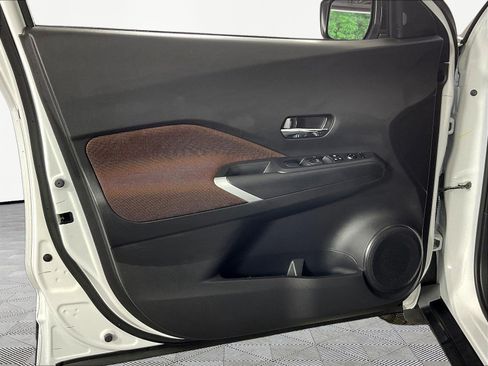 Used 2023 Nissan Kicks SR FWD image 20