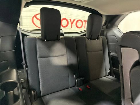 Used 2017 Nissan Pathfinder S AWD/4WD image 15