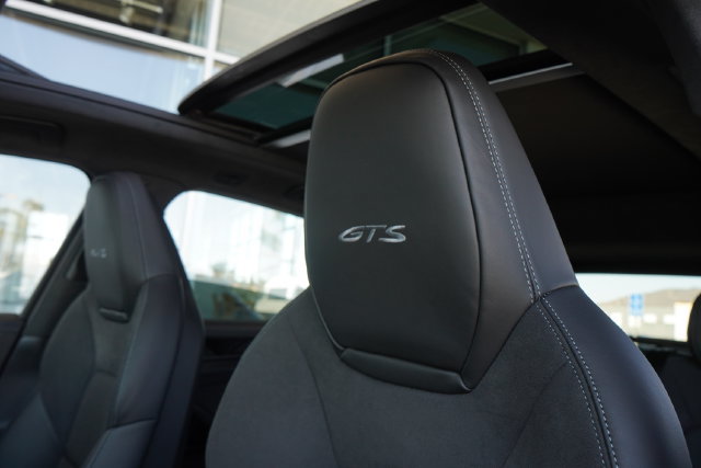 Used 2026 Porsche Cayenne GTS AWD/4WD image 25