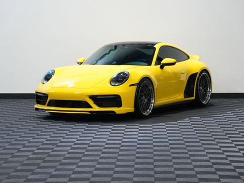 Used 2020 Porsche 911 Carrera 4S w/ Sport Package AWD/4WD image 3