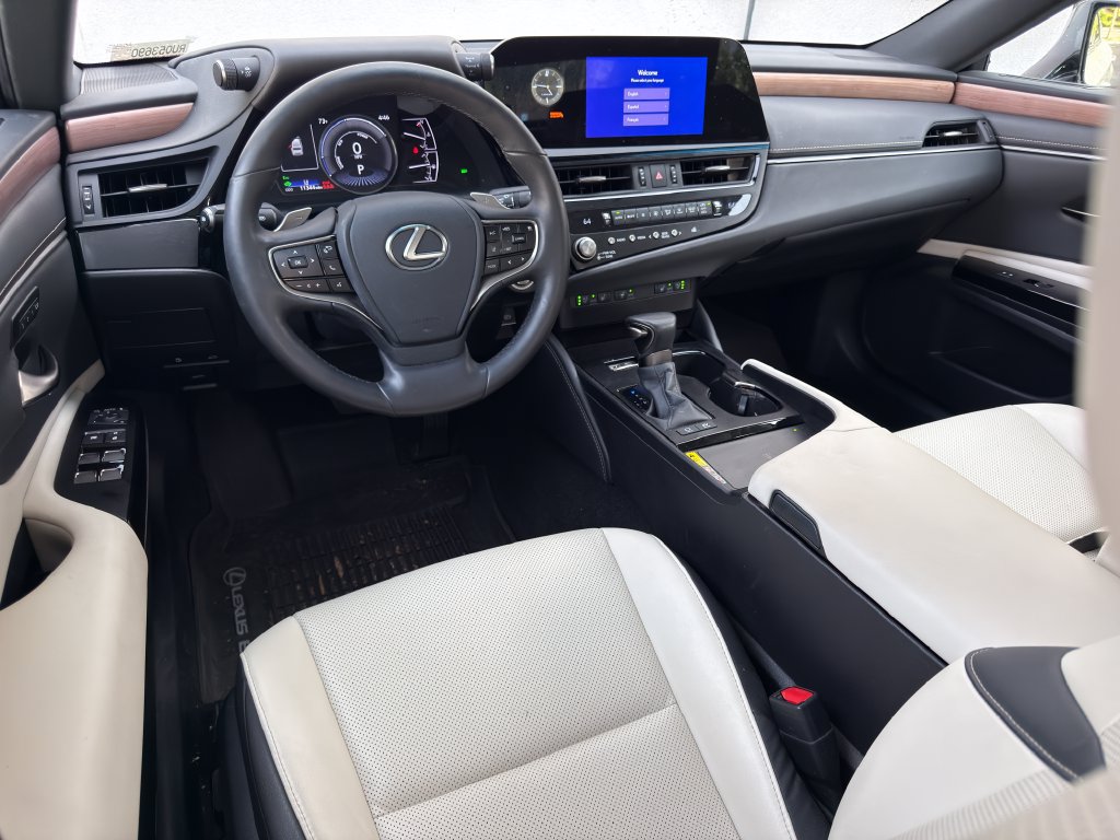 Certified 2024 Lexus ES 300h w/ Premium Package FWD image 10