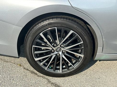 Used 2024 Lexus ES 350 w/ Premium Package FWD image 17