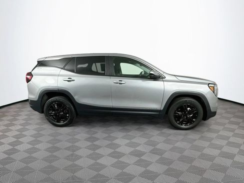 Used 2024 GMC Terrain SLE FWD image 10