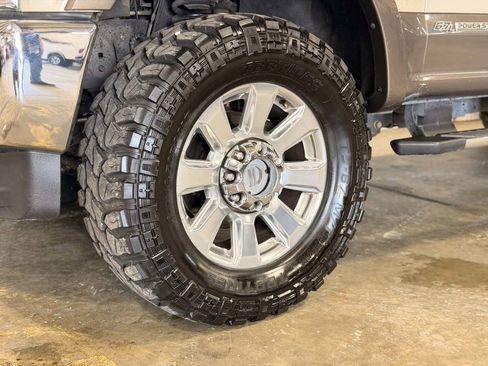 Used 2017 Ford F250 Lariat w/ Lariat Ultimate Package AWD/4WD image 35