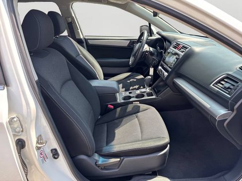 Used 2017 Subaru Outback 2.5i Premium AWD/4WD image 12