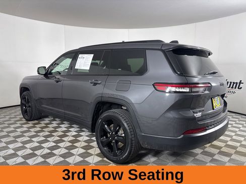 Used 2023 Jeep Grand Cherokee L Laredo image 7