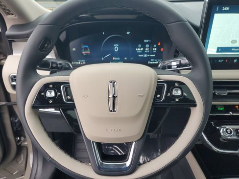 New 2026 Lincoln Corsair Premiere image 16