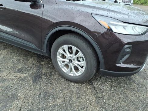 Used 2023 Ford Escape Active w/ Tech Pack #1 AWD/4WD image 4
