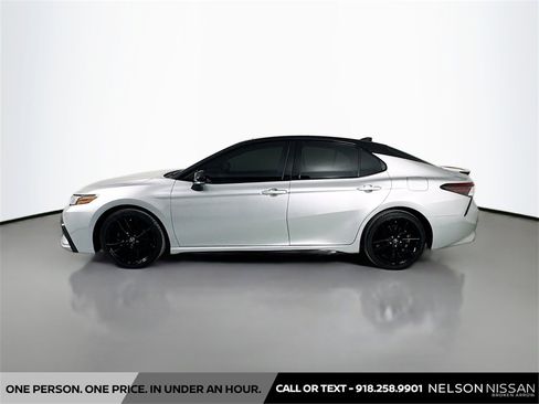 Used 2022 Toyota Camry XSE image 8