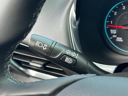 Used 2023 Chevrolet Traverse LT image 35