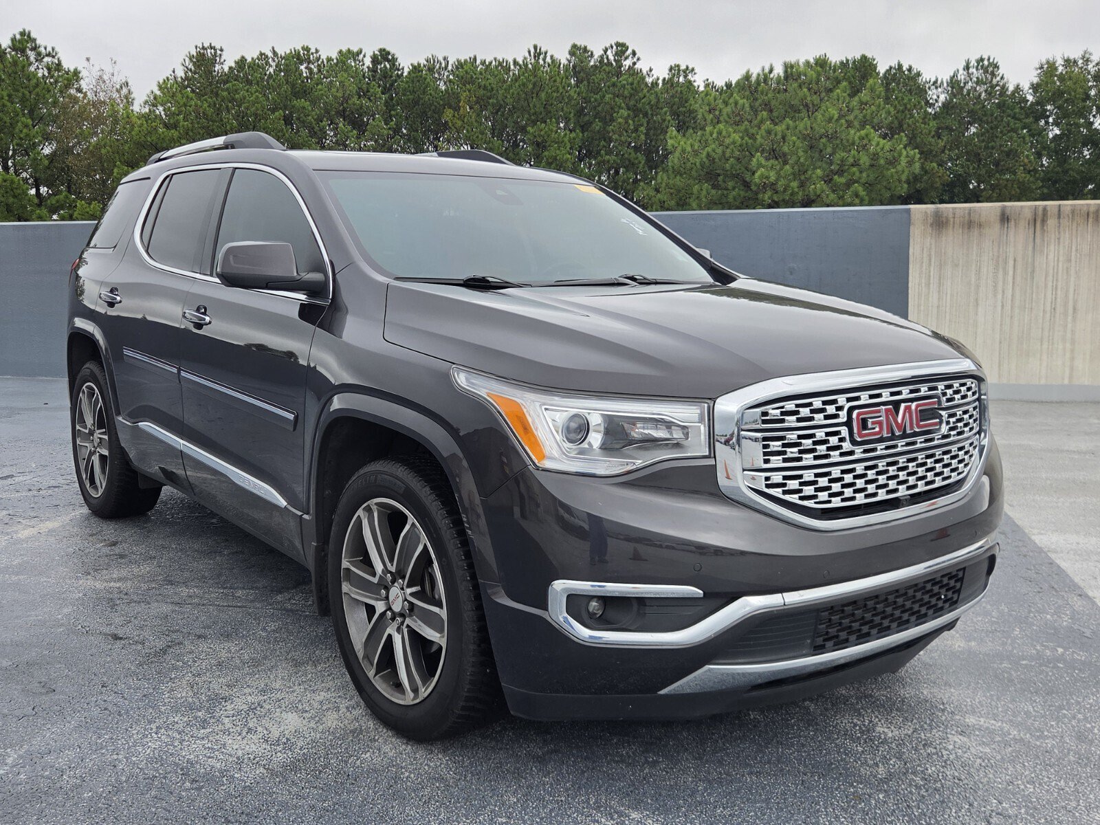 Used 2018 GMC Acadia Denali w/ Technology Package FWD image 7