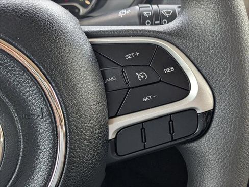 Certified 2023 Jeep Renegade Latitude image 26