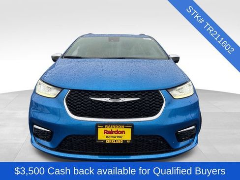 New 2026 Chrysler Pacifica Pinnacle image 2