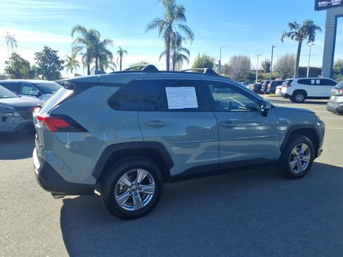 Used 2022 Toyota RAV4 XLE w/ Convenience Package image 7