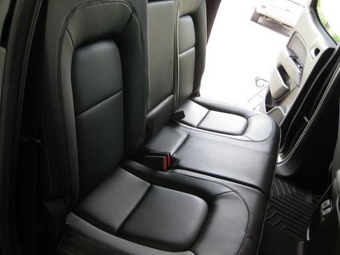 Used 2015 GMC Canyon SLT RWD image 32