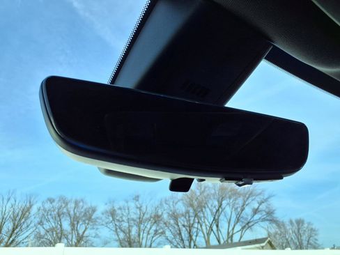 Used 2024 Buick Enclave Essence w/ Technology Package image 15