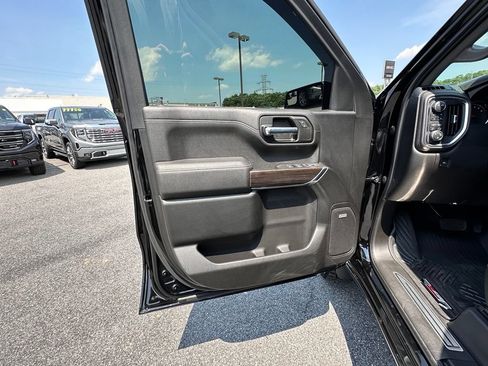 Used 2021 Chevrolet Silverado 1500 LT Trail Boss w/ Convenience Package II AWD/4WD image 22