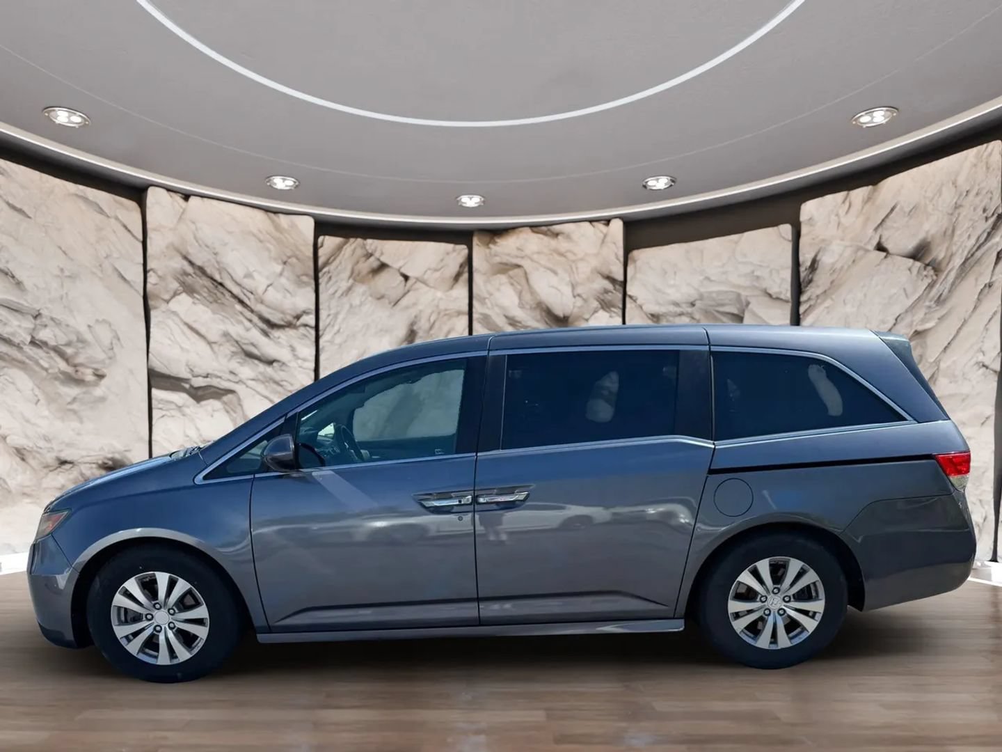 Used 2016 Honda Odyssey SE image 5