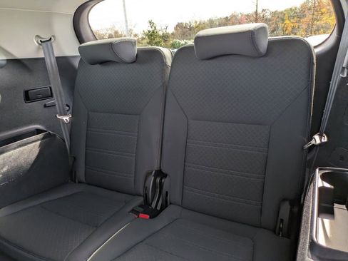 Used 2020 Kia Sorento LX image 12