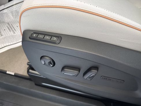 New 2025 Volkswagen ID. Buzz 1st Edition image 12