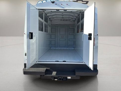 New 2025 Chevrolet Express 3500 Work Van w/ Power Convenience Package image 15