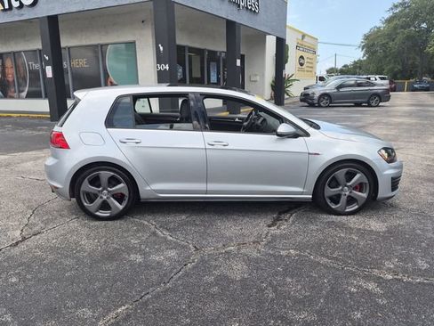 Used 2015 Volkswagen GTI SE FWD image 4
