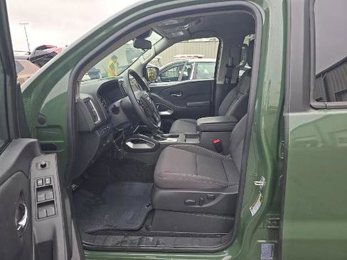 Used 2025 Nissan Frontier SV RWD image 5