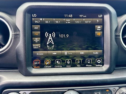 Certified 2021 Jeep Wrangler Unlimited Sahara w/ Dual Top Group AWD/4WD image 16