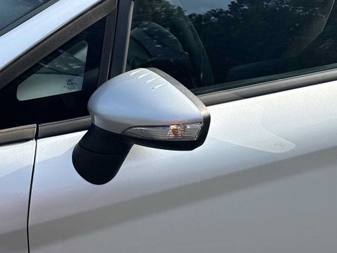 Used 2013 Ford Fiesta SE FWD image 27