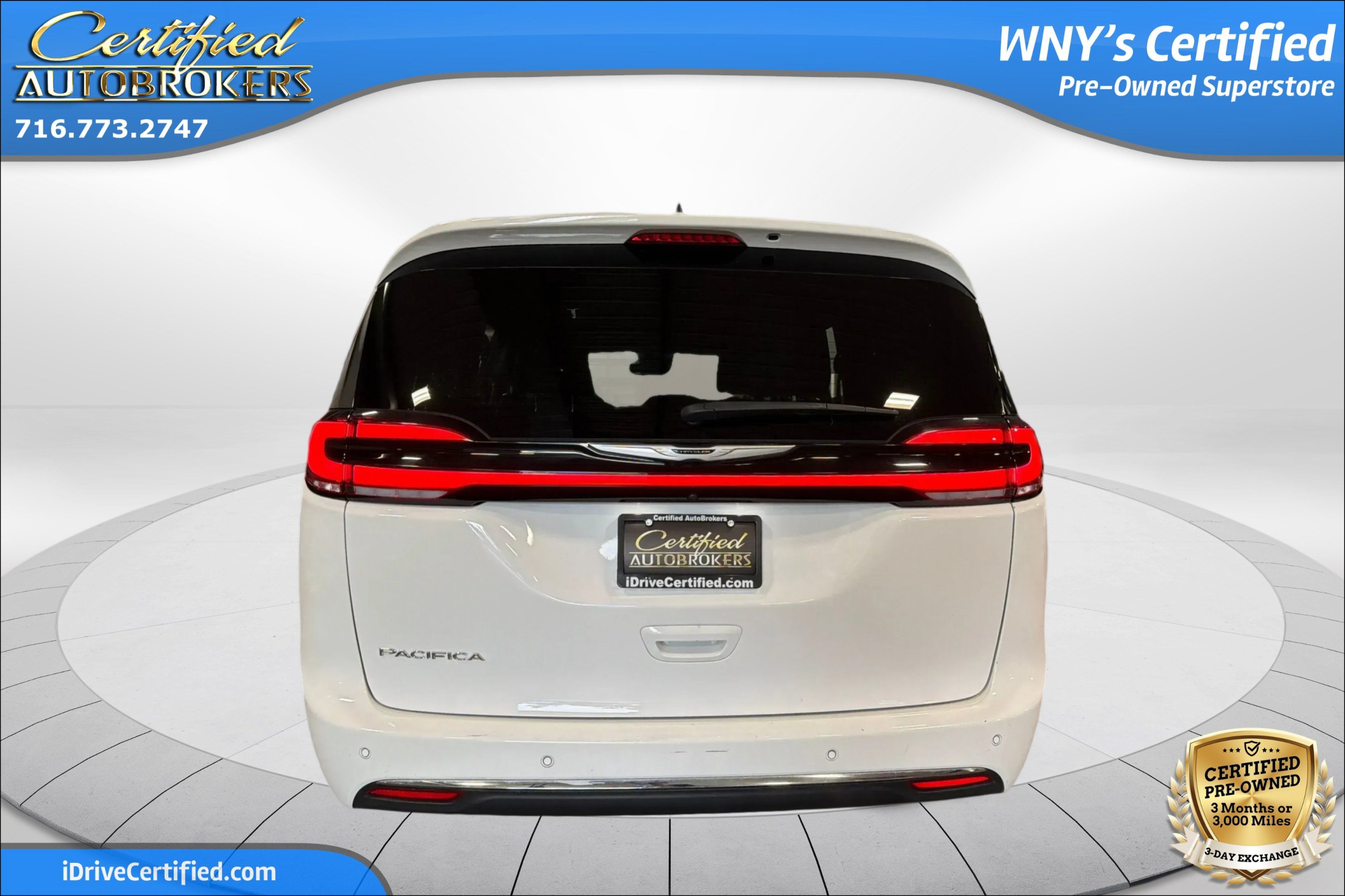 Used 2025 Chrysler Pacifica Select FWD image 7