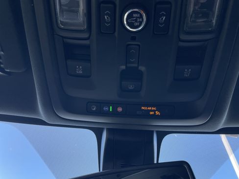 Used 2021 Chevrolet Tahoe Z71 w/ Luxury Package image 38