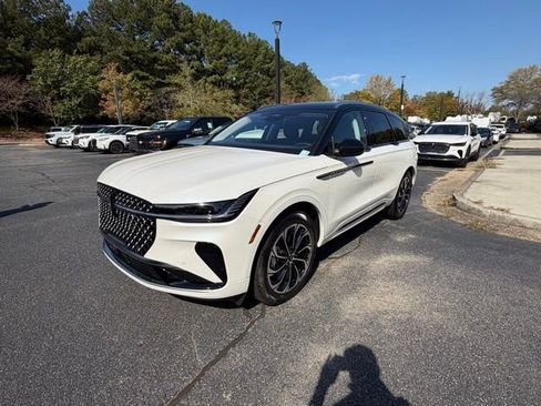 New 2026 Lincoln Nautilus Reserve image 3