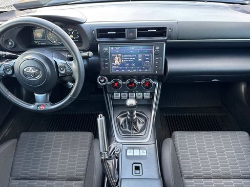 Certified 2023 Toyota GR86 image 5