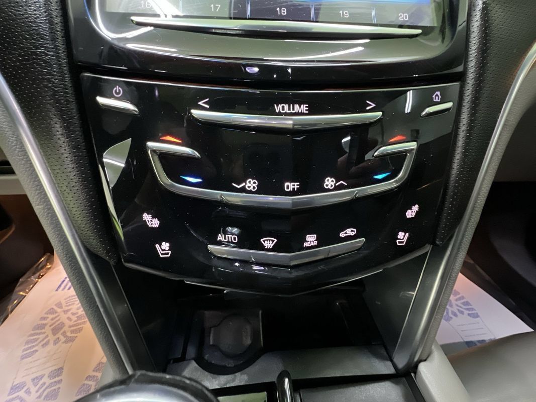 Used 2013 Cadillac XTS Luxury w/ Driver Awareness Package FWD image 24