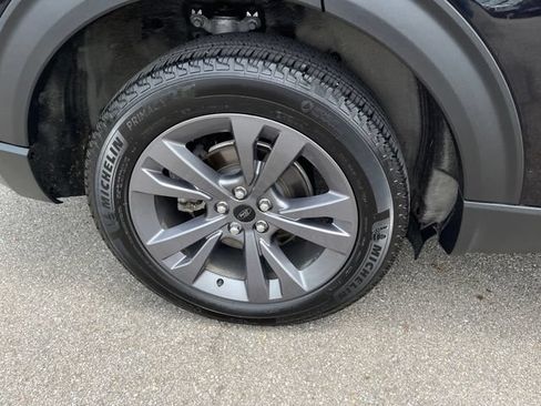 Used 2024 Ford Explorer XLT w/ Equipment Group 202A AWD/4WD image 44