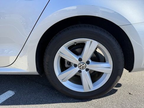 Used 2012 Volkswagen Passat 2.5 SE image 17