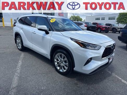 Used 2023 Toyota Highlander Limited AWD/4WD image 1
